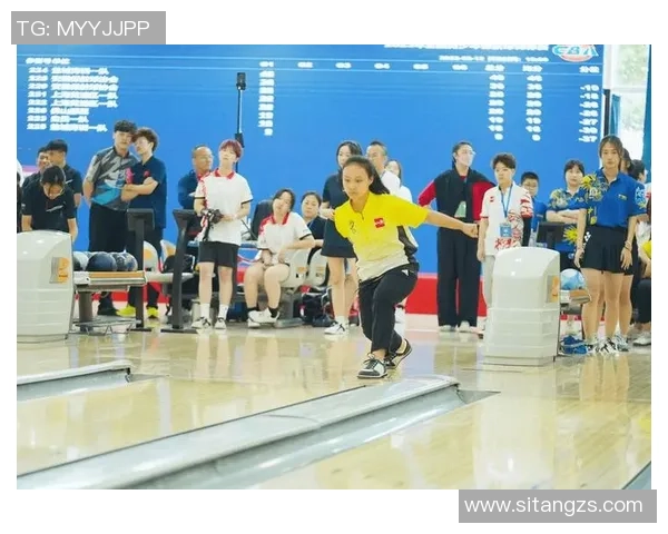 世界保龄球锦标赛全中时刻点燃激情现场观众齐声欢呼